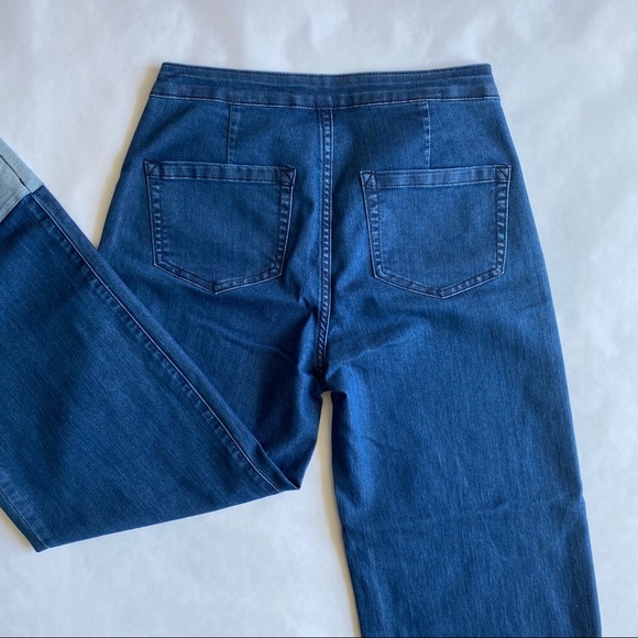 Kendall & Kylie Stretch Denim Wide Leg Denim Jeans - Picture 2 of 5